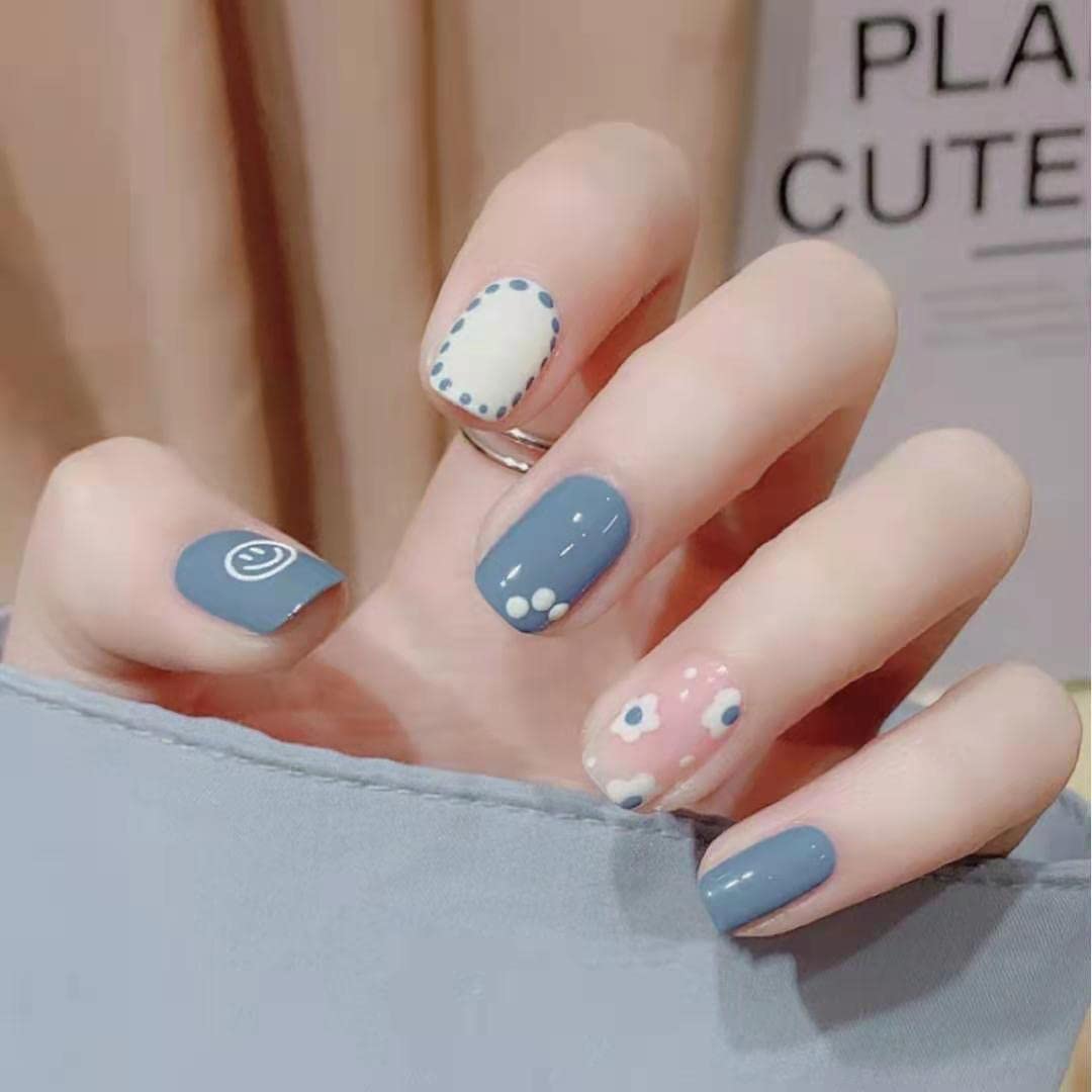 Amazon | ネイルチップ ショート 24枚入 ネイル チップ 白 青 笑顔 花